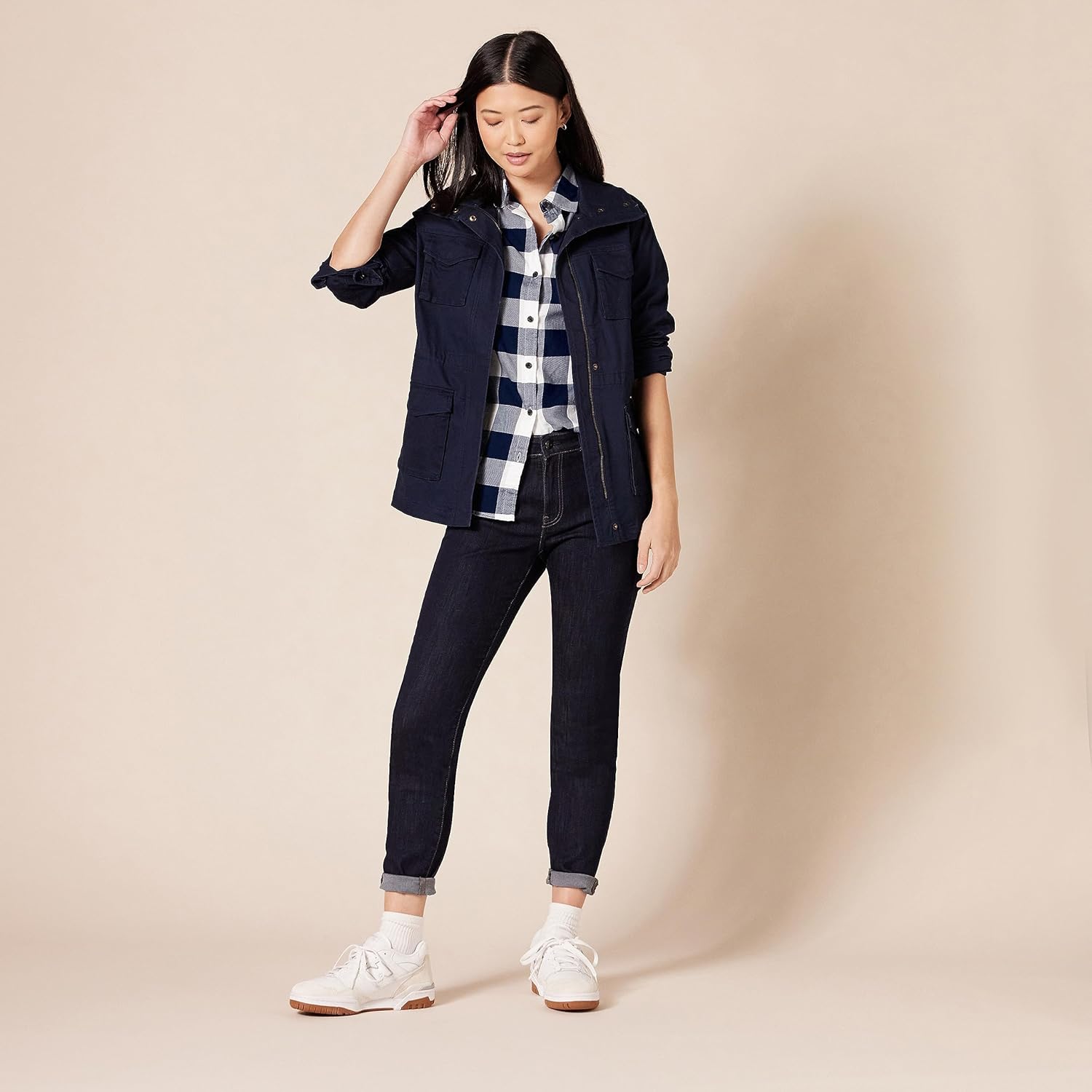 Detalle de Amazon Essentials Women's Regular-Fit Long-Sleeve Plaid Flannel Shirt