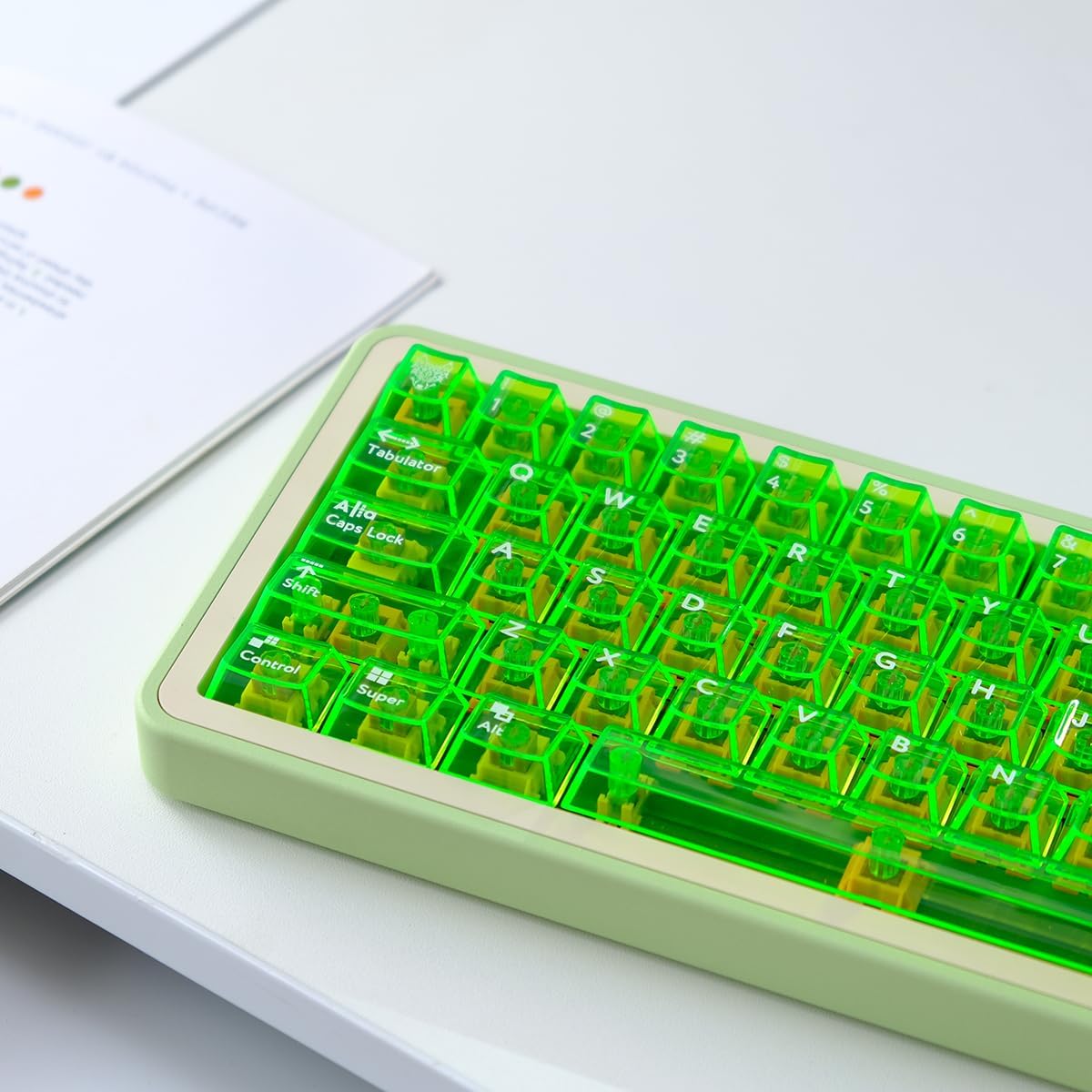 Detalle 2 de Transparente 114er Tastenkappen-Set für Cherry MX (PC, Cherry-Profil) in Hellgrün