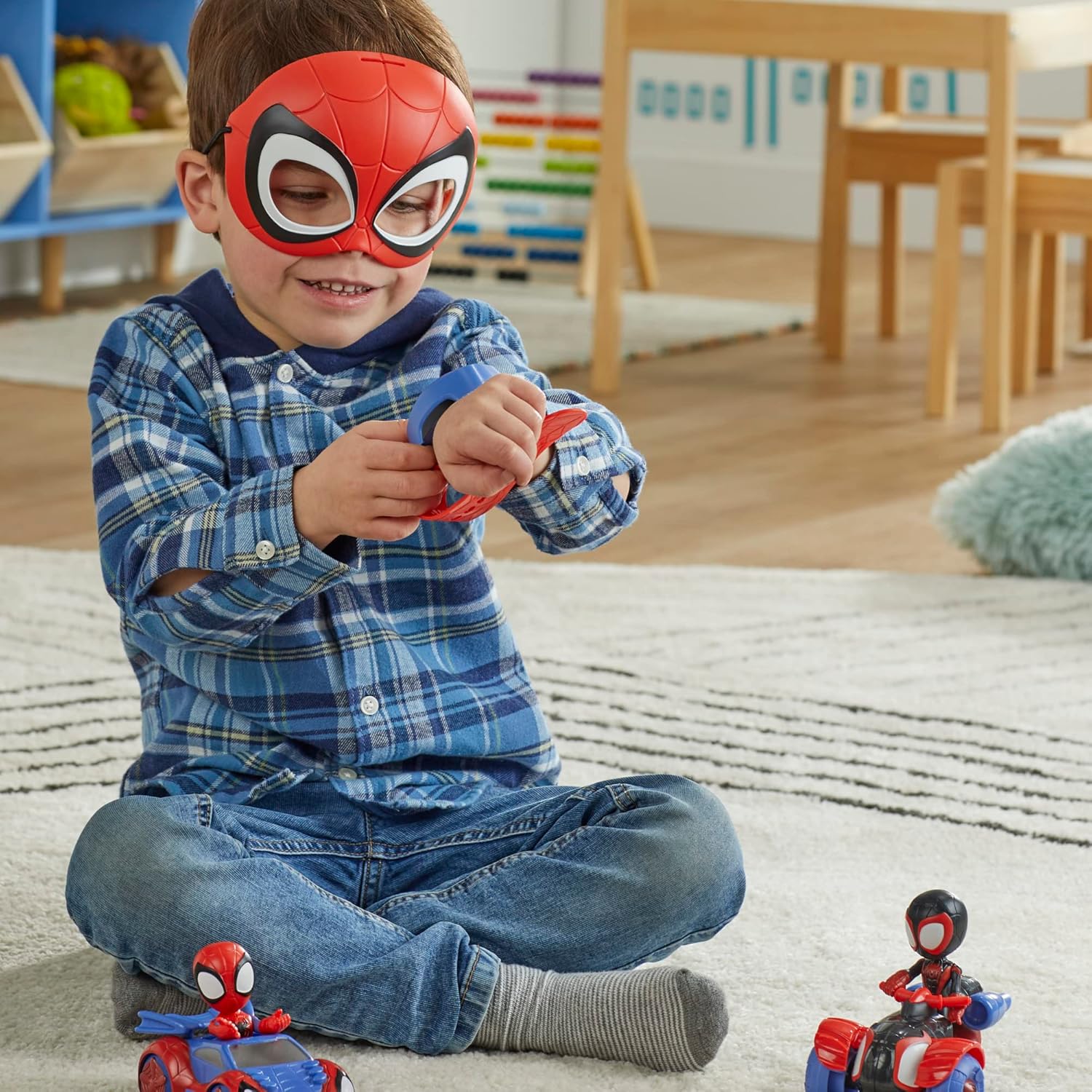 Thumbnail 3 de Spidey and His Amazing Friends Super Spidey Set – Role Play Toy Car & Mask for Kids 3+