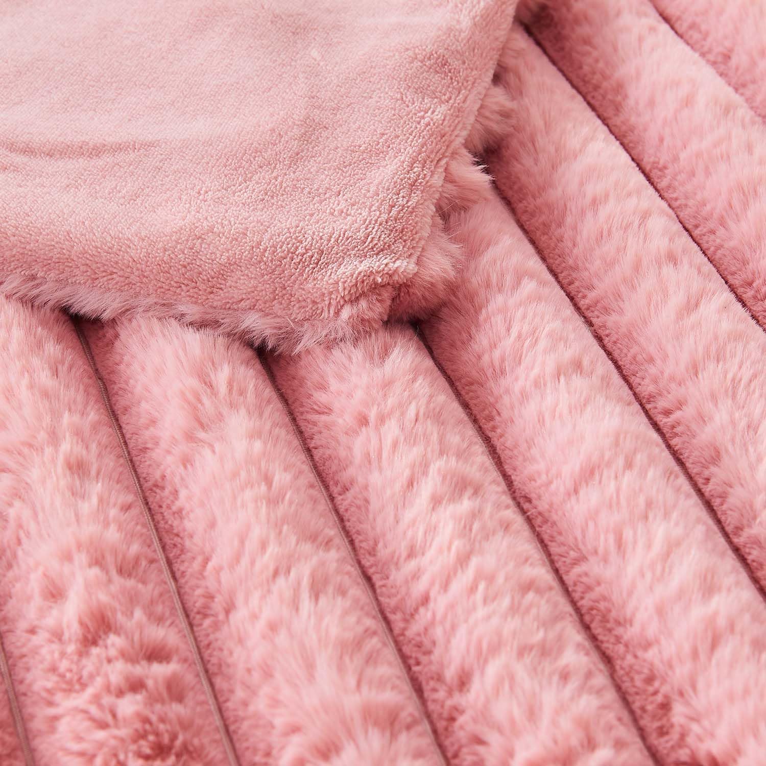 Detalle 2 de Lotus Karen King-Size Faux Rabbit Fur Blanket, Pink Stripe, Reversible Texture