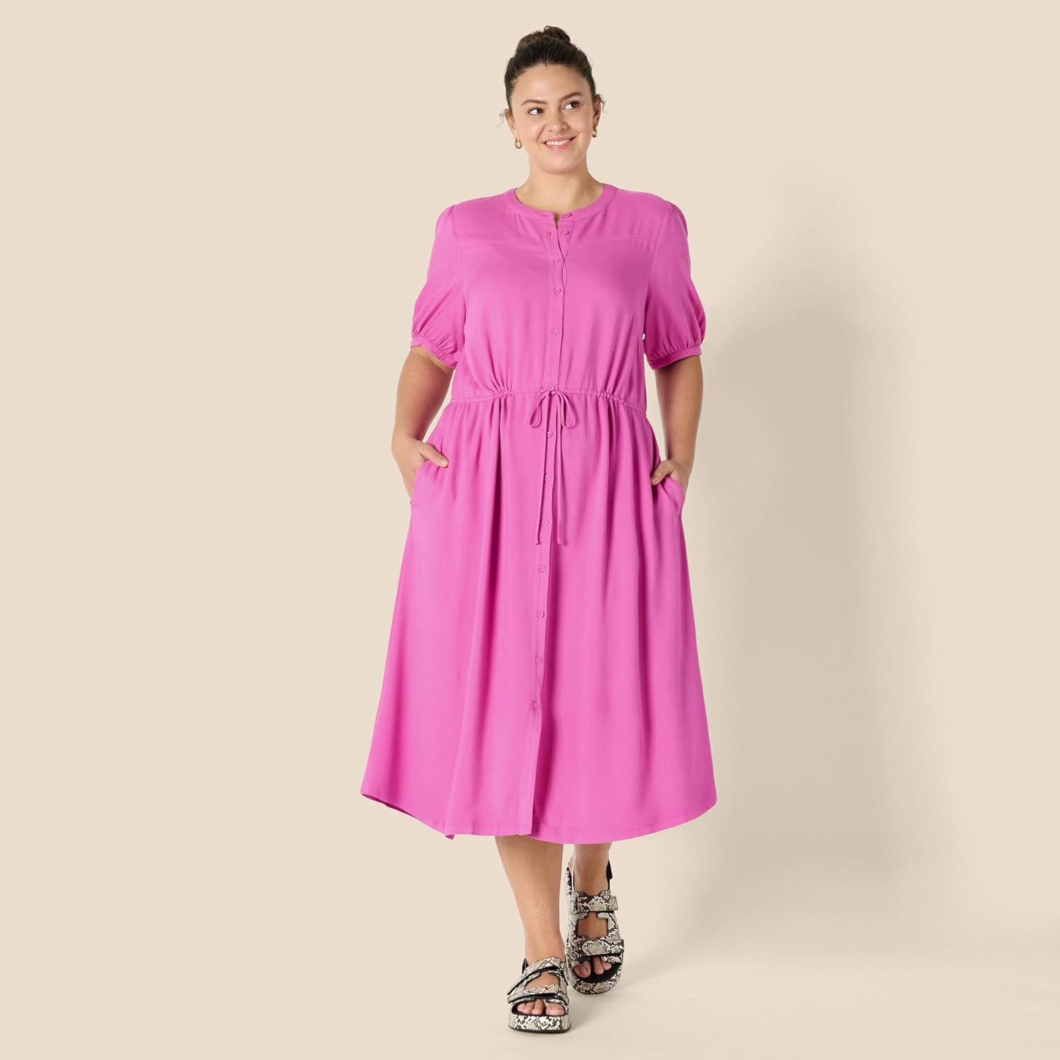 Thumbnail 5 de Amazon Essentials Damen Tailliertes Midikleid in A-Linie mit Halben Ärmeln und Ausgestelltem Rockteil mit Taschen