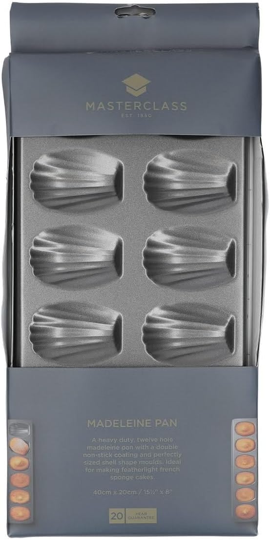 Detalle 1 de MasterClass Madeleine Tray, 12-hole carbon steel non-stick mould, 40 x 20 cm