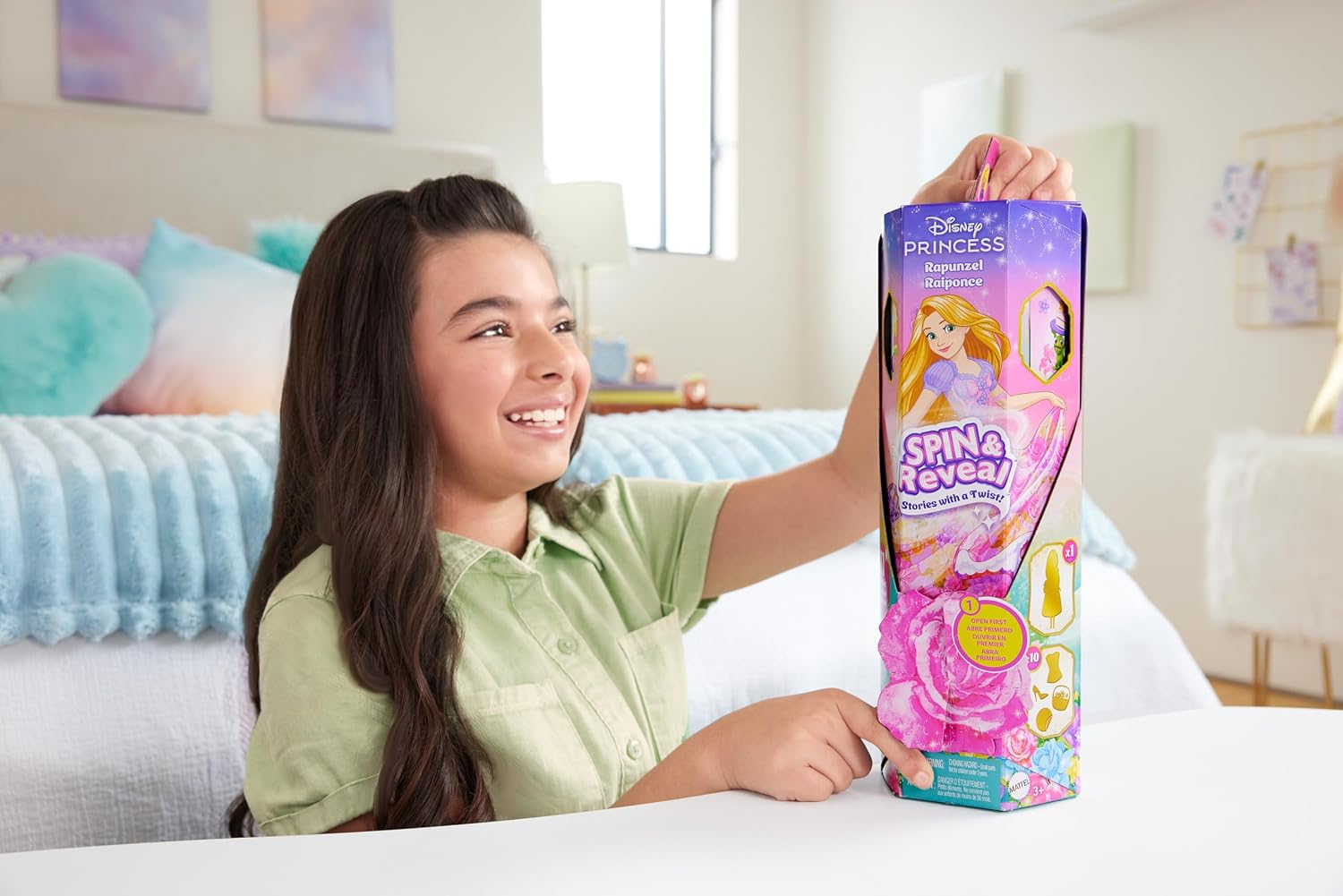 Detalle 2 de Mattel Disney Rapunzel Spin & Reveal Puppen-Set