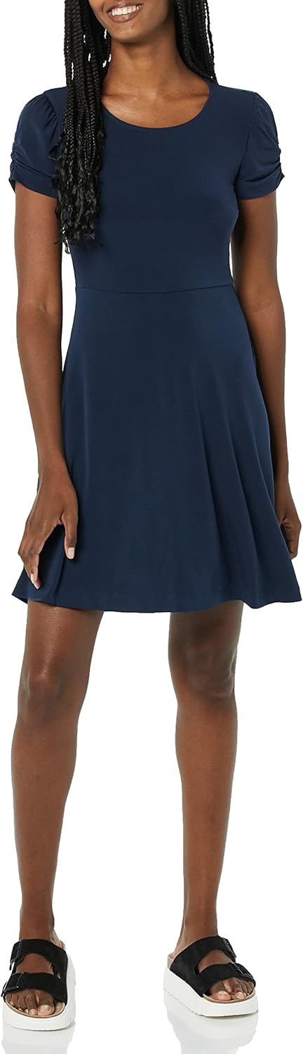 Thumbnail 3 de Amazon Essentials women’s gathered short-sleeve A-line floral dress (plus size available)