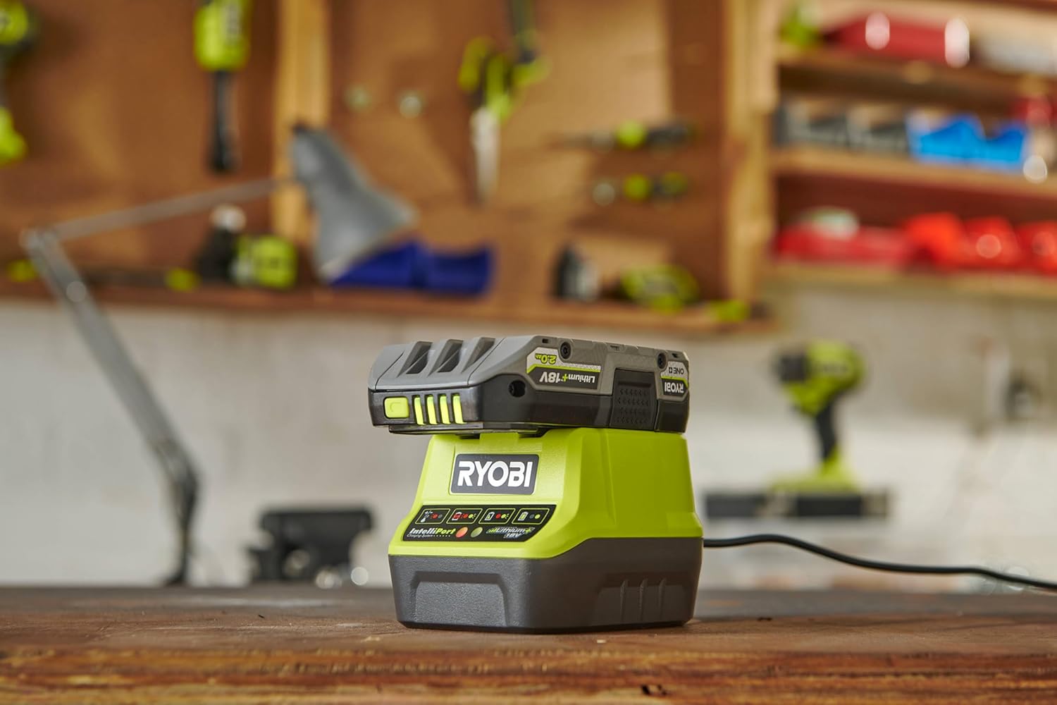 Detalle 2 de RYOBI RID18BL-0 Visseuse à chocs 18V ONE+ Brushless, 300 Nm, avec batterie 2Ah et chargeur rapide 2A