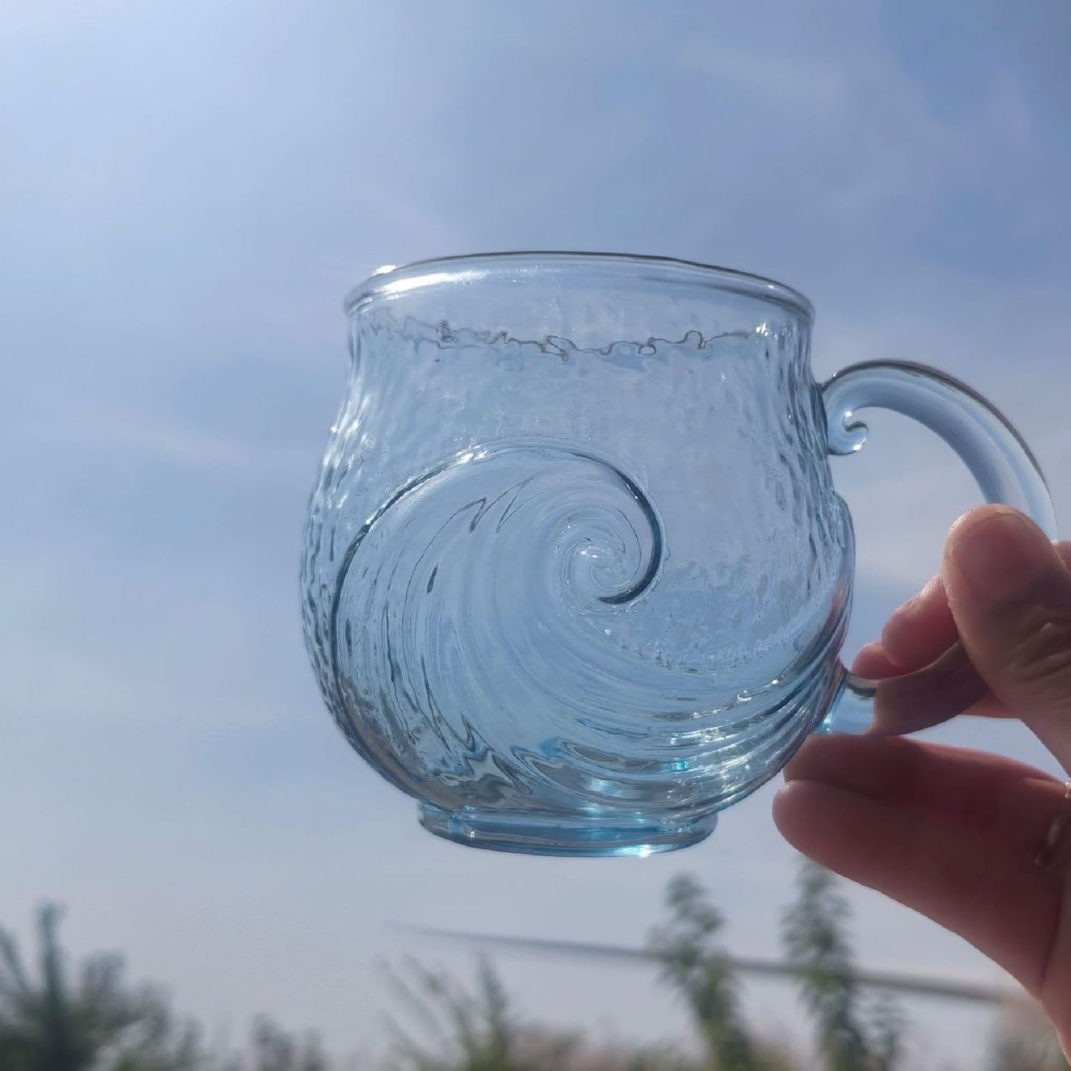 Detalle de WEISIPU Sea Wave Glass Mug – Handblown Sea Glass Wave 12 Ounce Drinkware