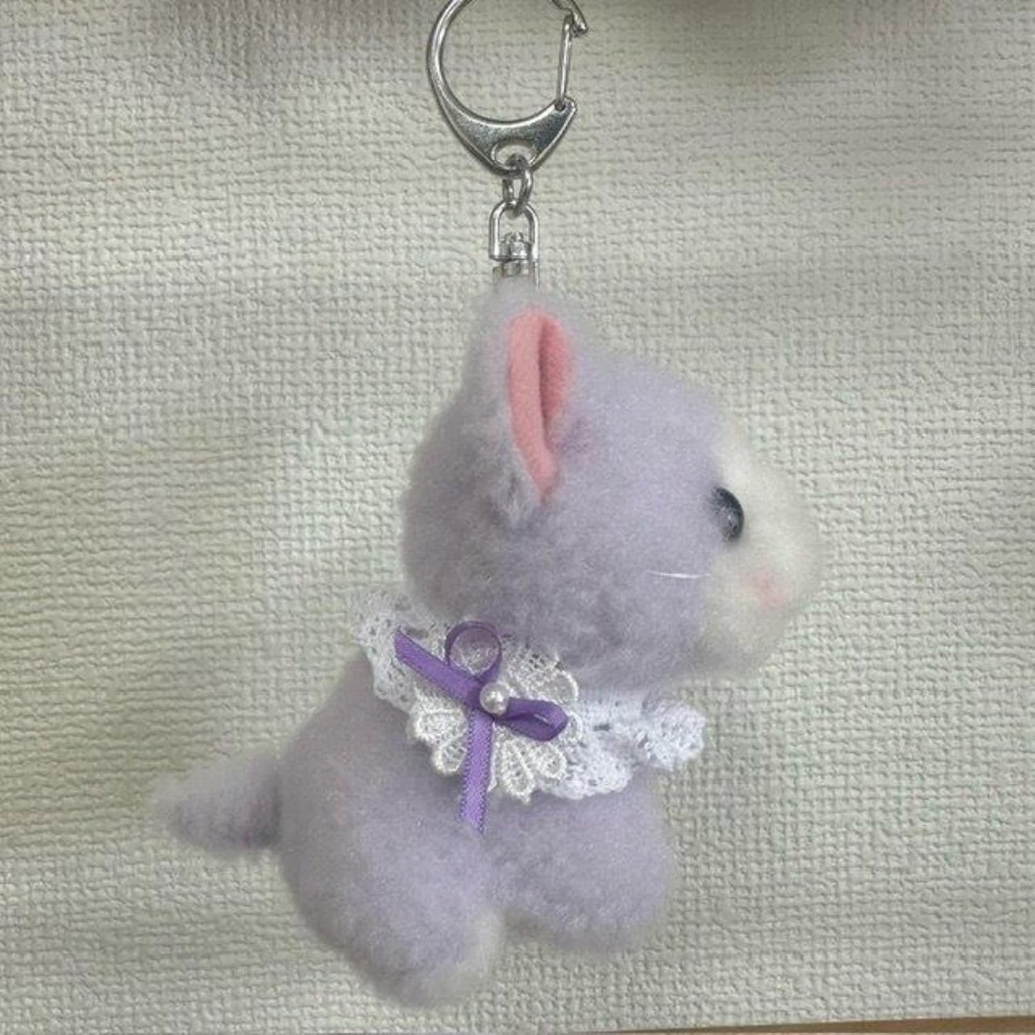 Detalle 2 de たけのこ ふわもこシリーズ ネコ パープル 50006 キーチェーン付き 約H10cm
