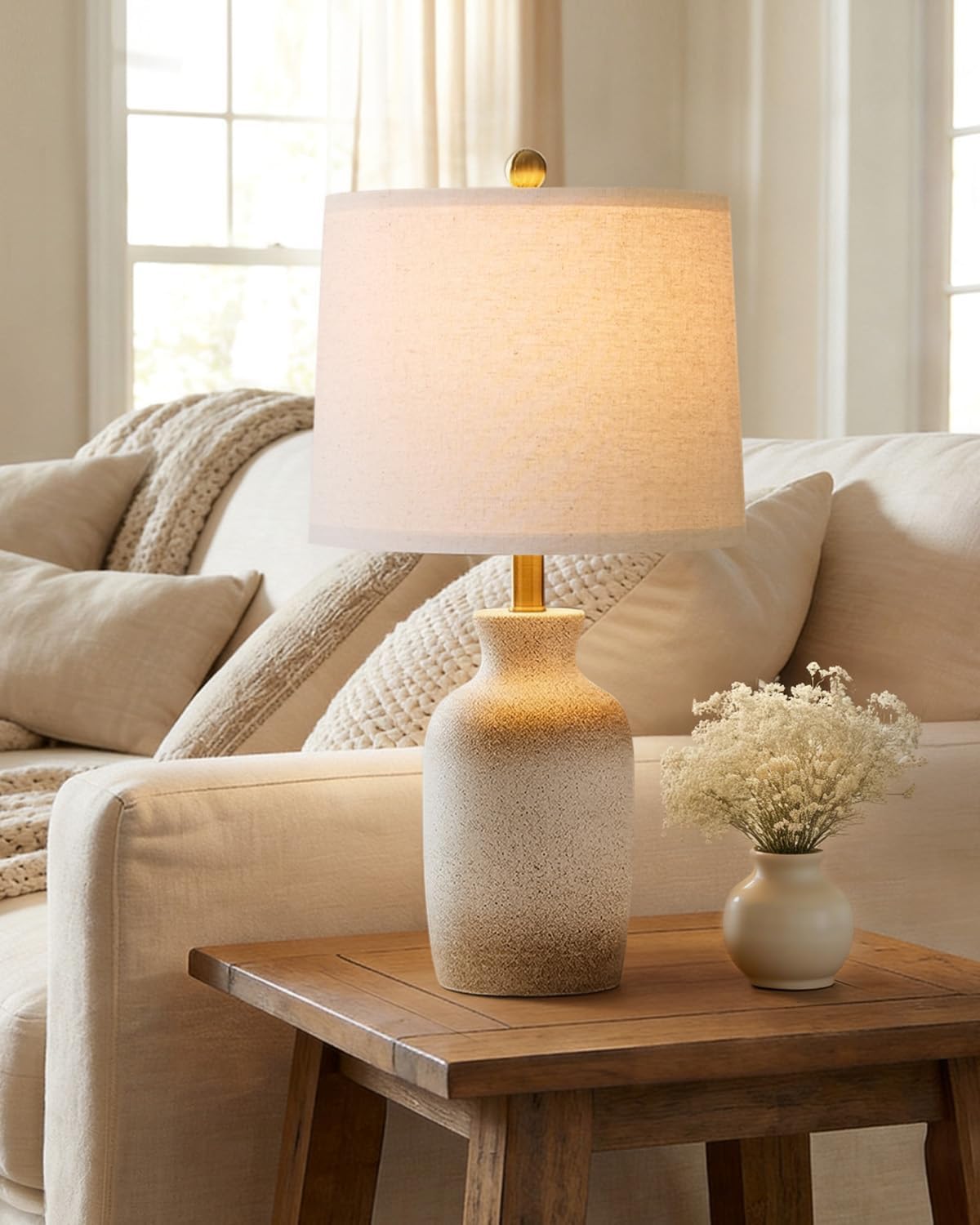 Detalle 2 de PoKat Ceramic Table Lamp, 24-Inch