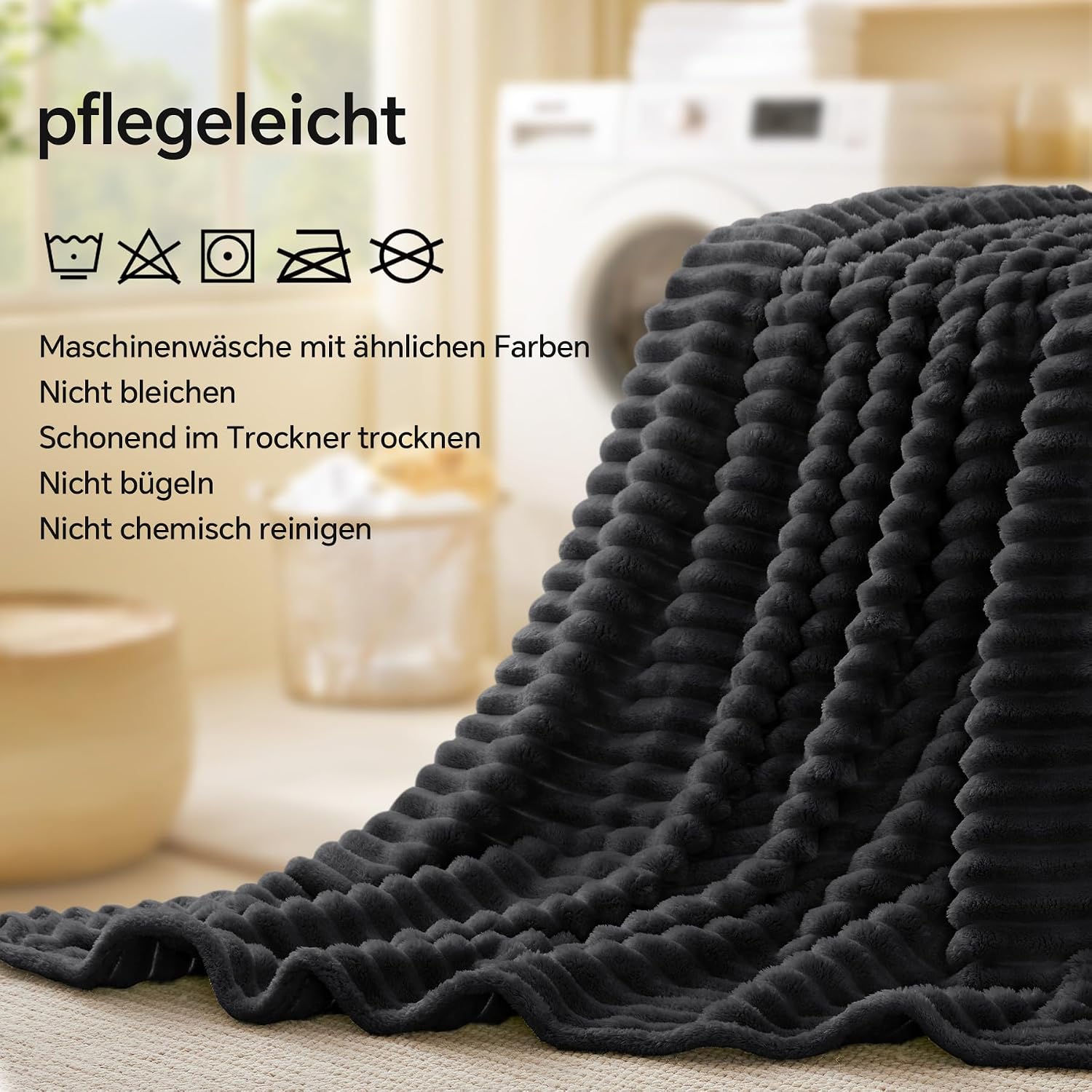 Detalle de BEDELITE Kuscheldecke Flauschig Decke 150 x 200 – weiche XL Flanell-Decke in Streifen schwarz, ideal als Überwurf für Sofa und Wohnzimmer