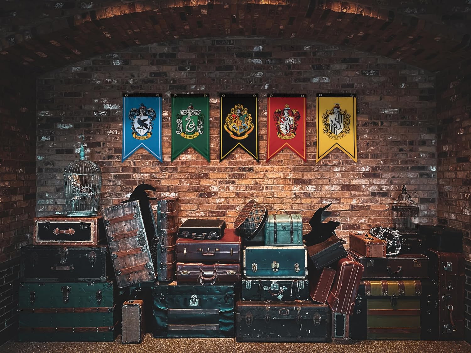 Thumbnail 6 de Conquest Journals Harry Potter Wizarding House Banner Flag Set (5 Flags, 20x12 in)