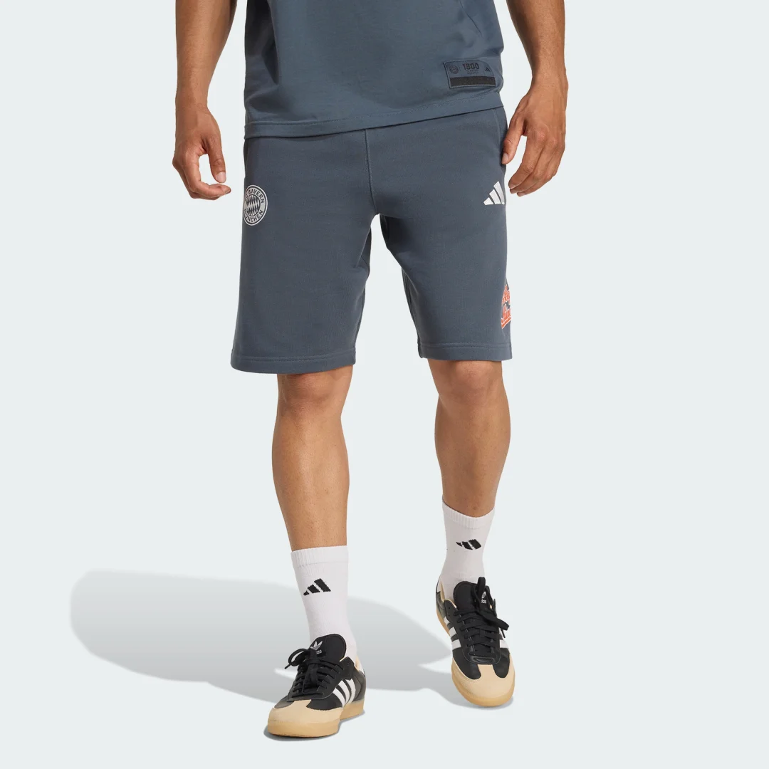 Detalle de Pantalón corto FC Bayern US Pack de Adidas en gris