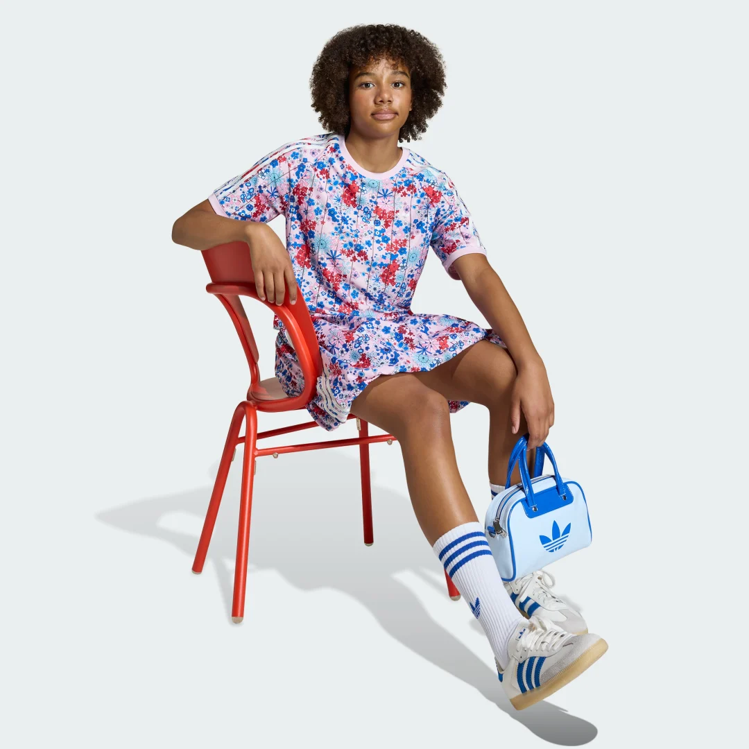 Thumbnail 2 de Camiseta adidas Originals x Liberty London: estilo único en rosa suave