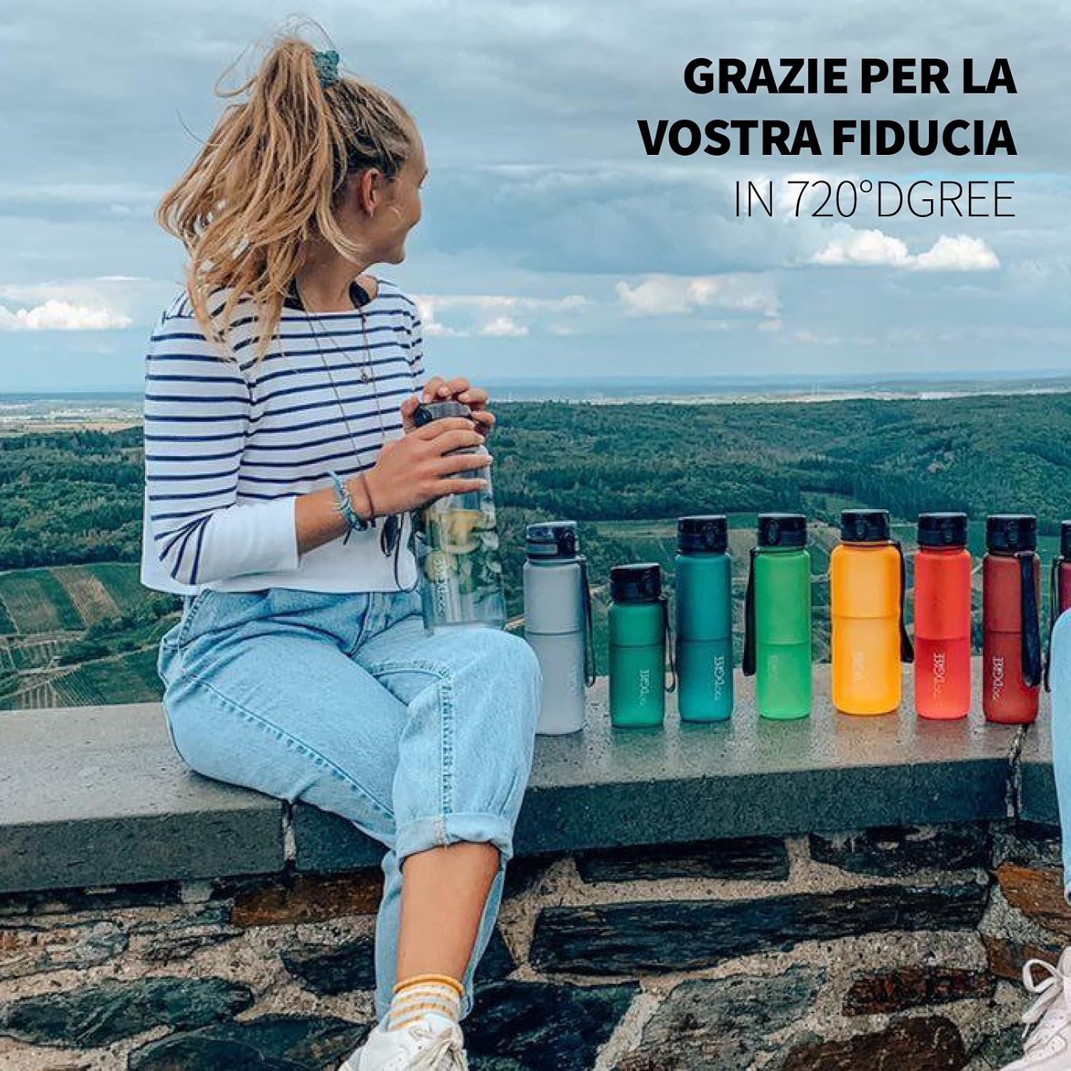 Detalle 2 de 720°DGREE uberBottle da 1 litro con infusore, softTouch (senza BPA) – borraccia sportiva con apertura anti-“gluck”