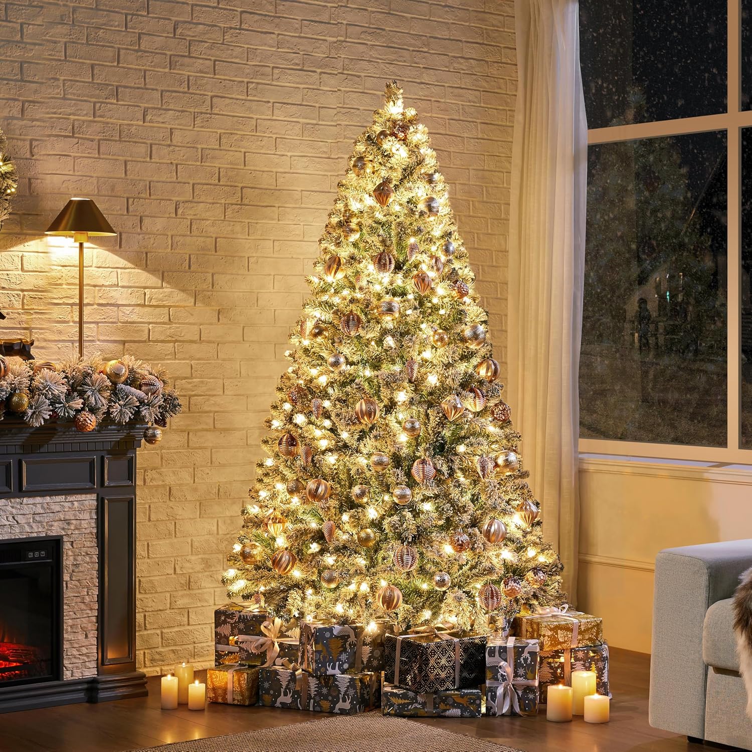 Detalle 2 de Yaheetech HWOA-100/2FR(0.2A) Snow-Flocked Pre-Lit Christmas Tree, 250 Lights