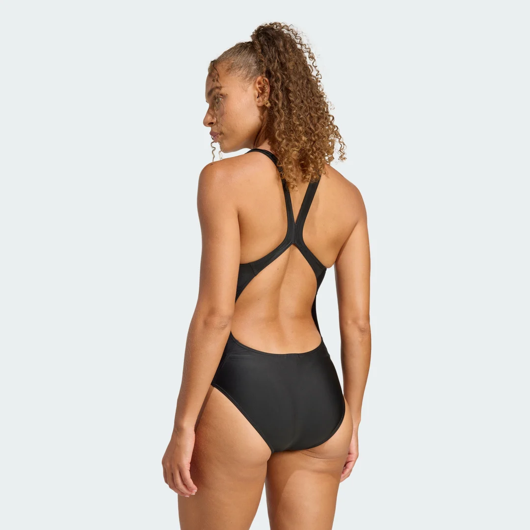 Detalle 2 de Bañador 3 Bar Logo de Adidas — diseño sencillo en color negro para bañarte con estilo