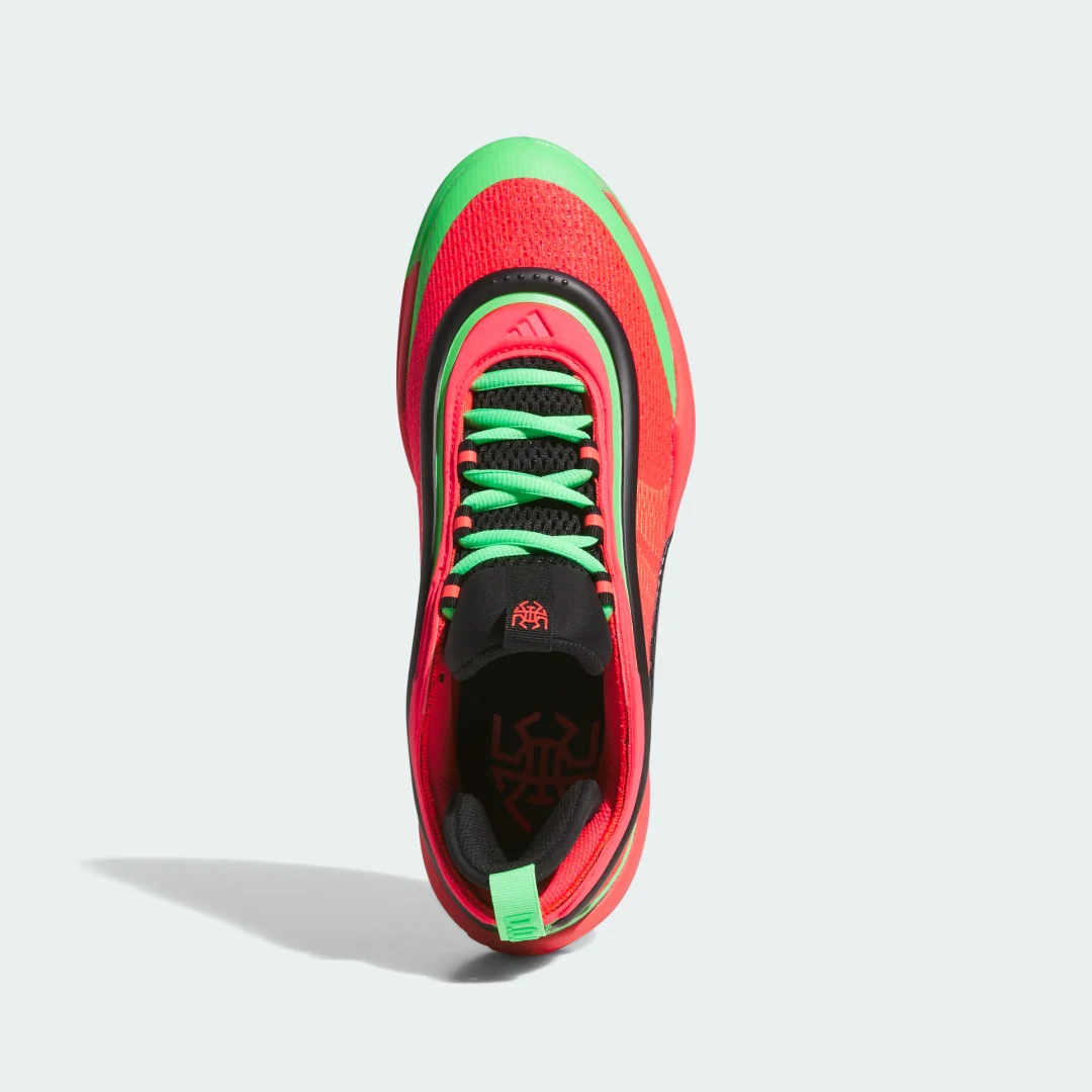 Detalle de Zapatilla D.O.N. Issue 6 de Adidas: una opción recomendable para entrenos y uso diario en rojo