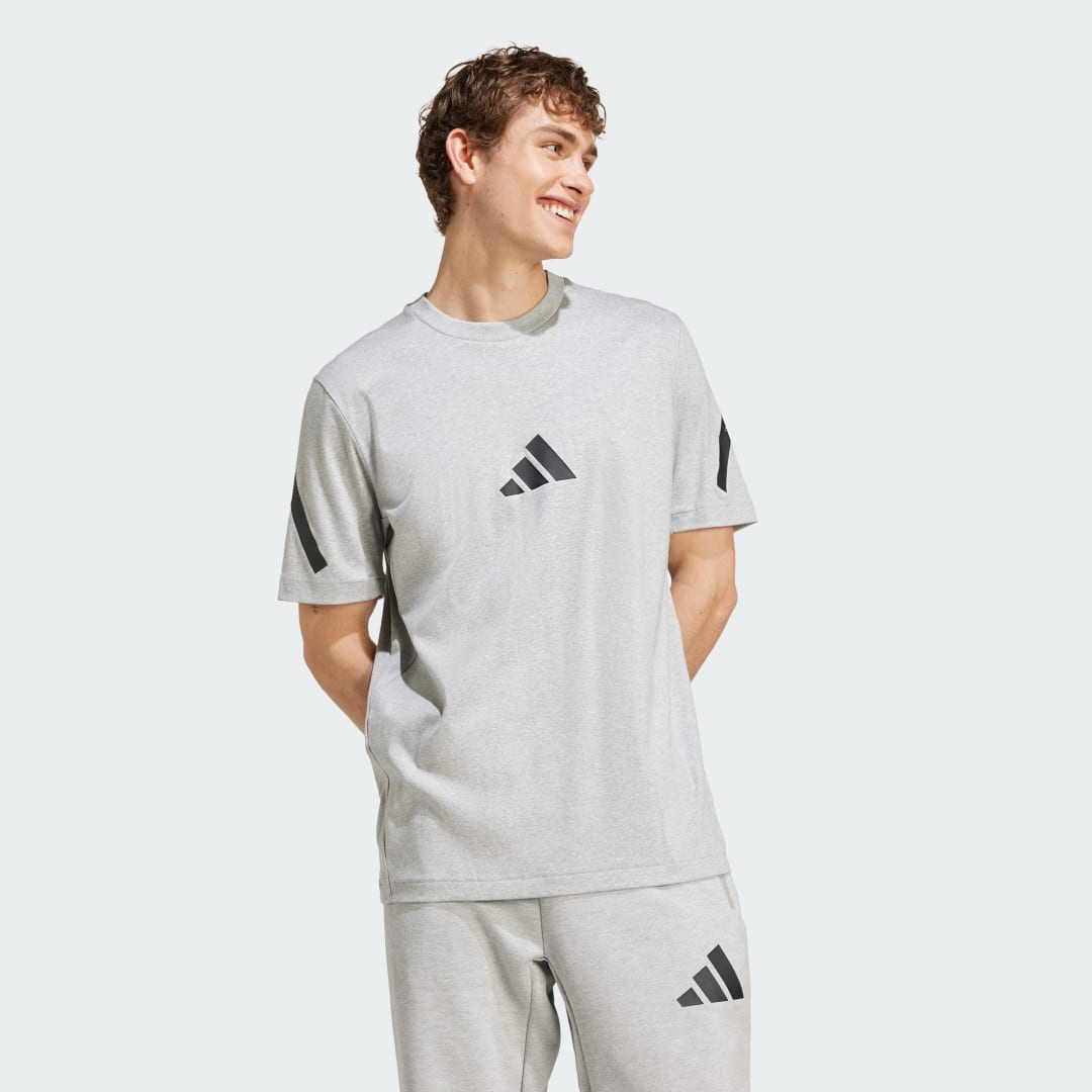 Detalle de Camiseta adidas Z.N.E. en gris – comodidad y estilo urbano de Adidas