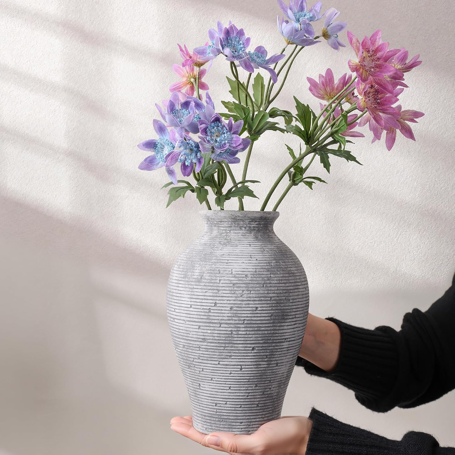 Thumbnail 6 de Ceramic Flower Vase, 9-Inch