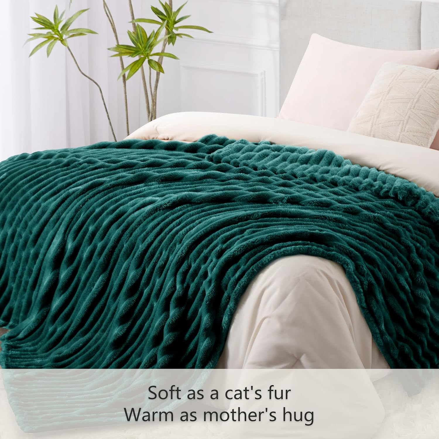 Detalle 2 de RUIKASI Kuscheldecke aus Fleece in Beige (230x270 cm) – flauschige Couchdecke für Wohnzimmer & Deko