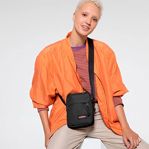 Detalle 2 de Eastpak The One Borsa a Tracolla 2.5 L – Nero: compatta, resistente e leggera
