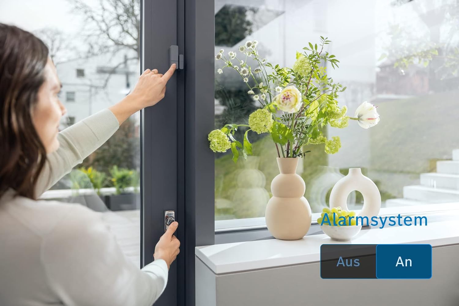 Thumbnail 2 de Bosch Smart Home Tür-/Fensterkontakt II Plus (anthrazit) – Sensor für Erschütterungserkennung und Alarmintegration