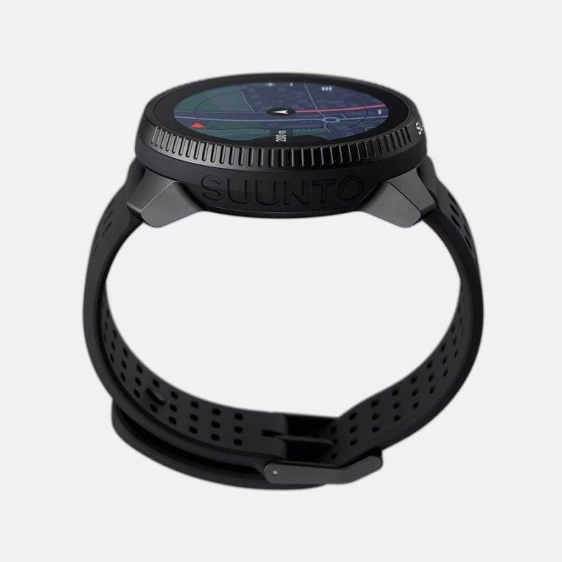 Detalle de Suunto Race GPS, smartwatch deportivo AMOLED con mapas offline y cristal de zafiro