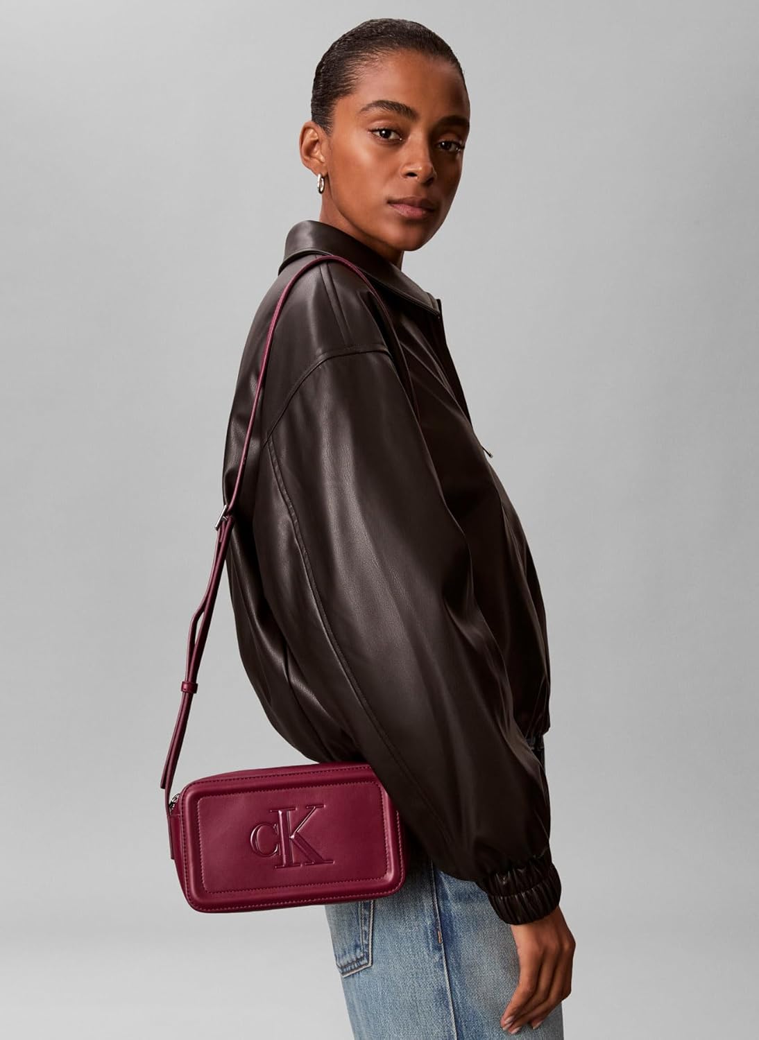 Thumbnail 1 de Calvin Klein Women’s Bold Camera Bag with Logo