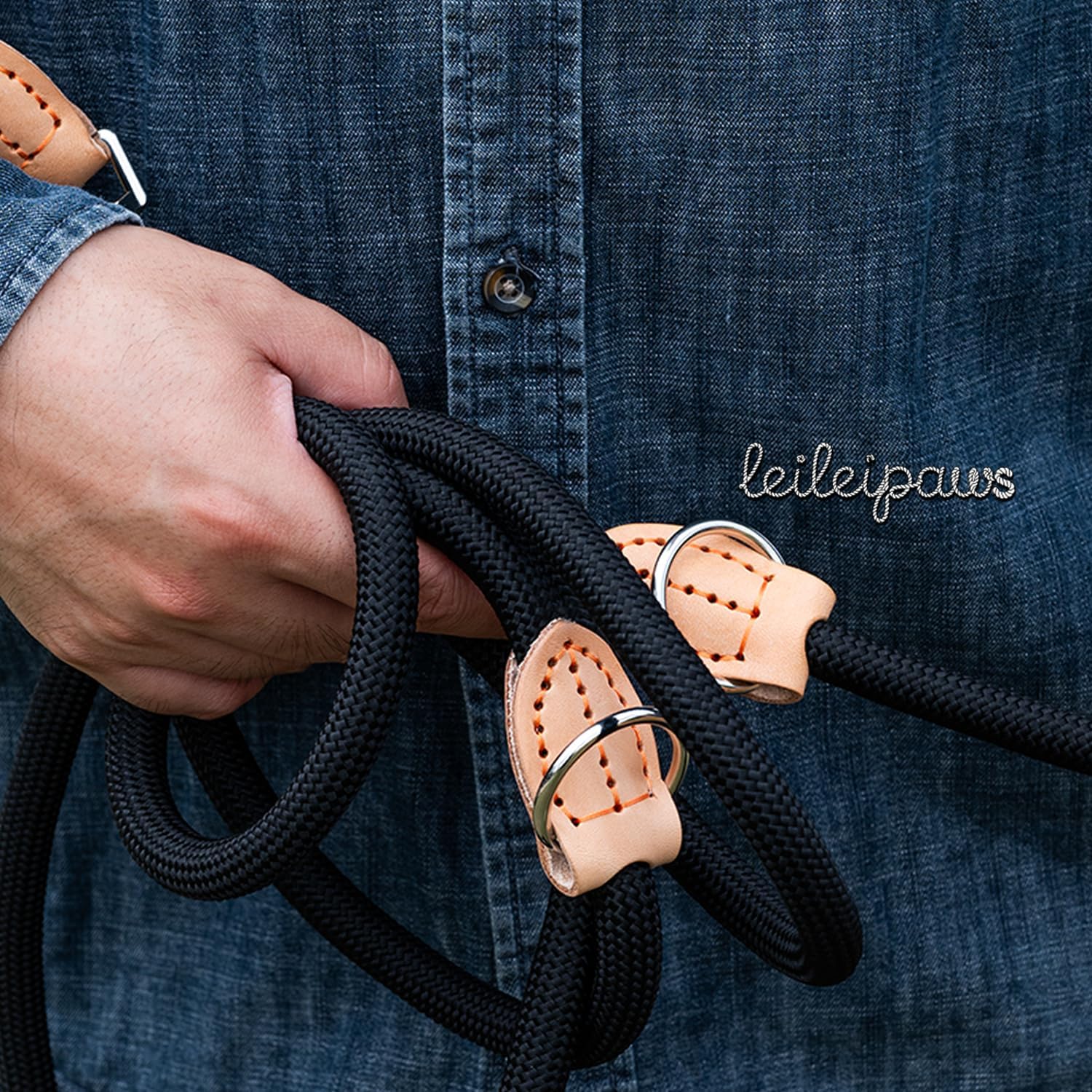 Detalle 2 de LeileiPaws 3 m verstellbare Multifunktions-Hundeleine aus Nylon & Leder – Führ-, Schulter- & Hüftleine (Schwarz, 2 m x 0,8 cm)