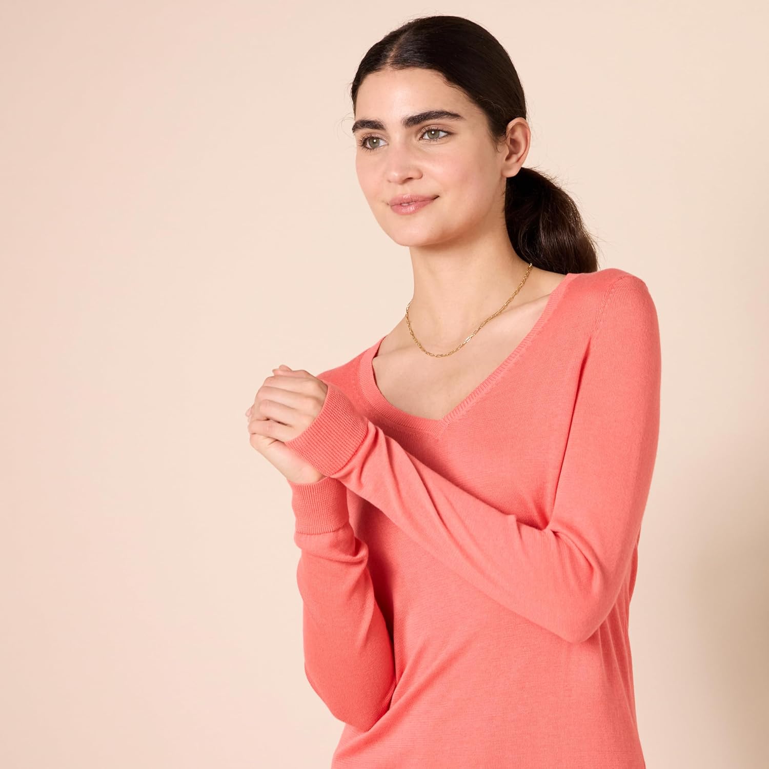 Thumbnail 3 de Amazon Essentials women’s lightweight V-neck long-sleeve jumper (regular fit, plus size)