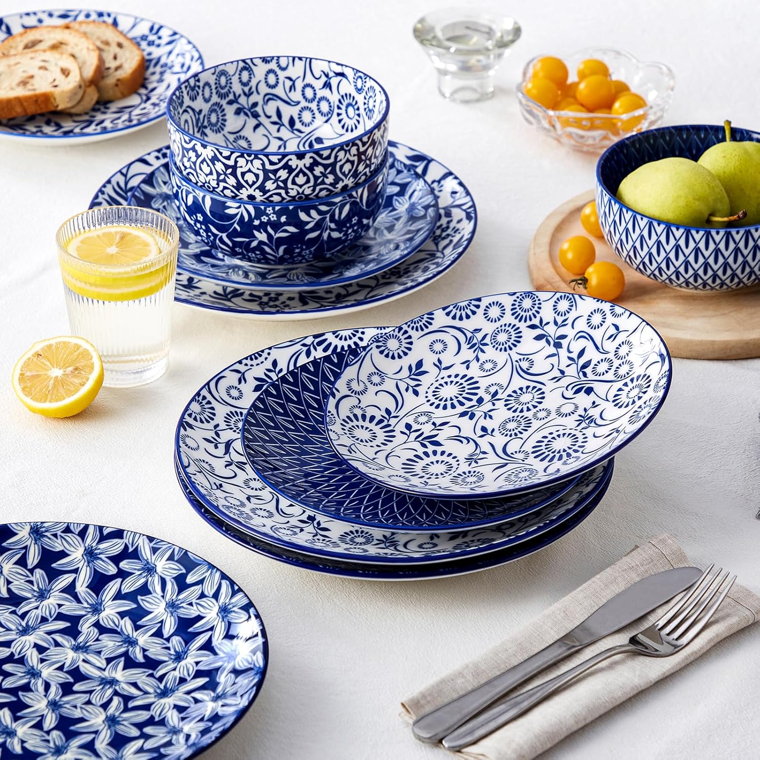Thumbnail 6 de vancasso SELENE 12-Piece Porcelain Blue Dinnerware Set for 4 (Plates & Bowls)