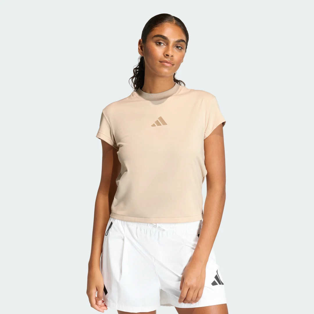 Detalle de Camiseta corta adidas Z.N.E. Beige