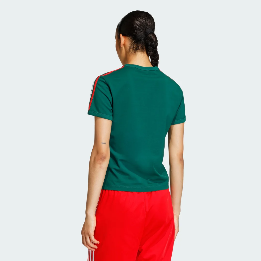 Detalle 2 de 3-Stripes Slim T-Shirt de Adidas. Verde y con estilo clásico para el día a día