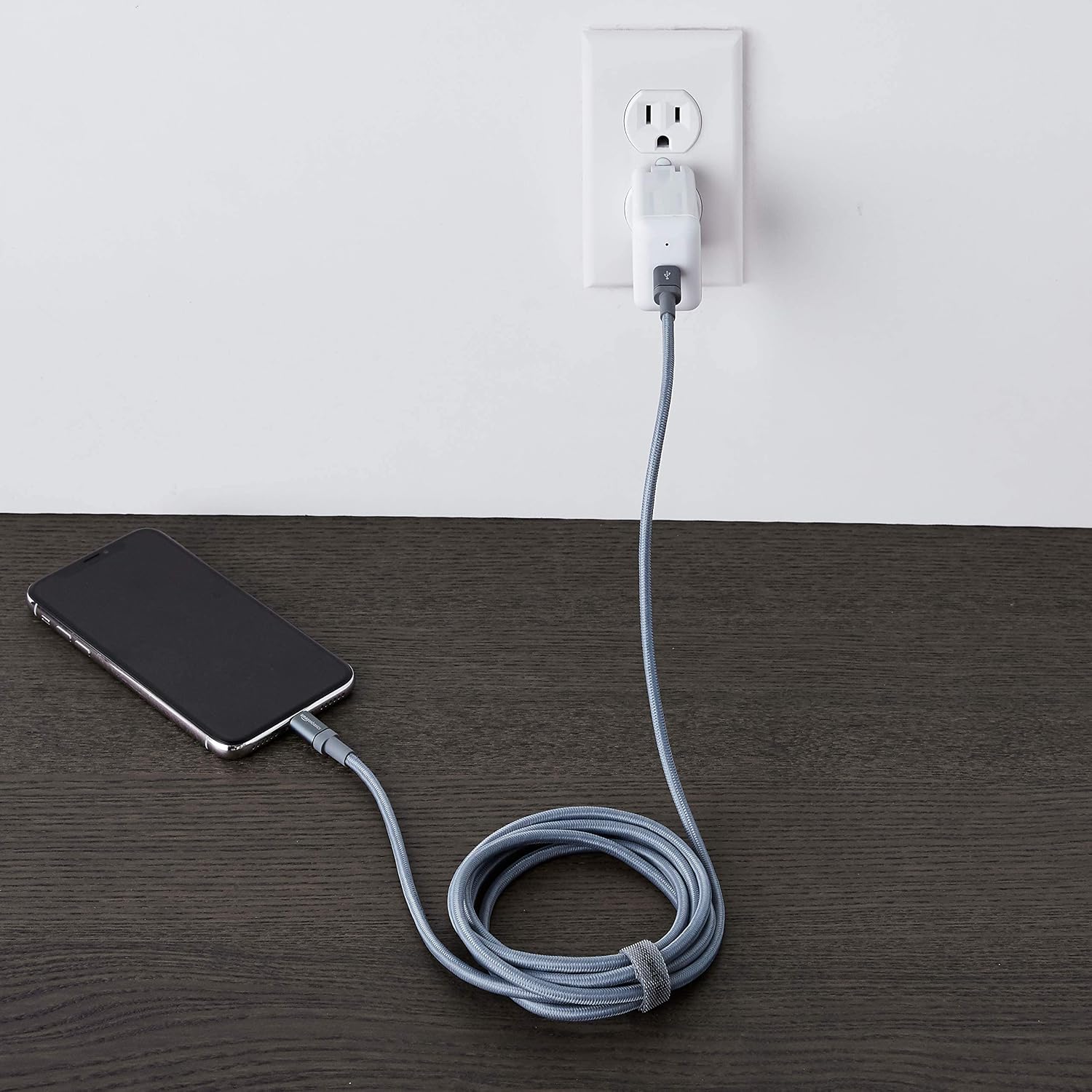 Thumbnail 6 de Amazonベーシック L6LMF-CS-R USB-C - Lightningケーブル 1.8m・ダークグレー・MFi認証