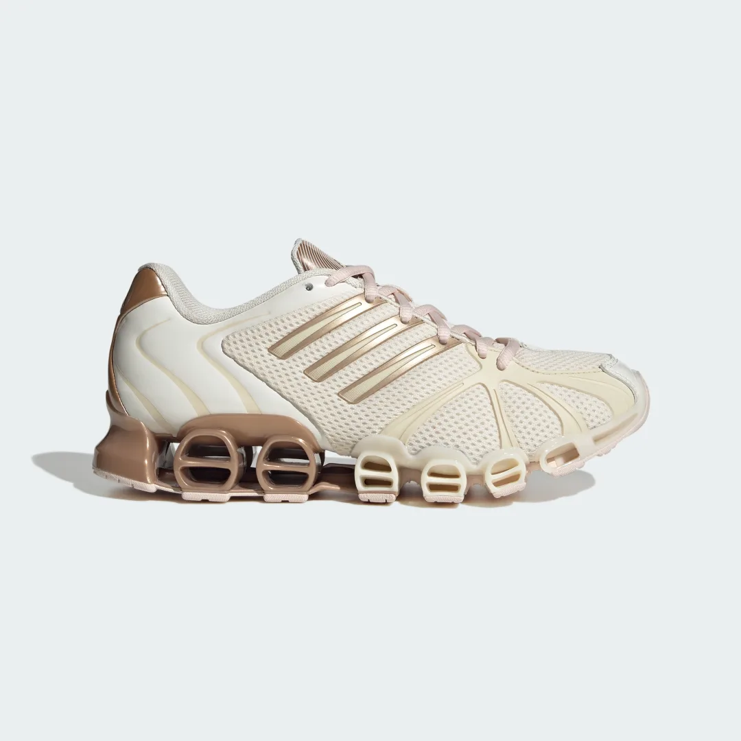 Detalle de Zapatilla Mega Ghostride de Adidas: comodidad y estilo en color Blanco para el día a día
