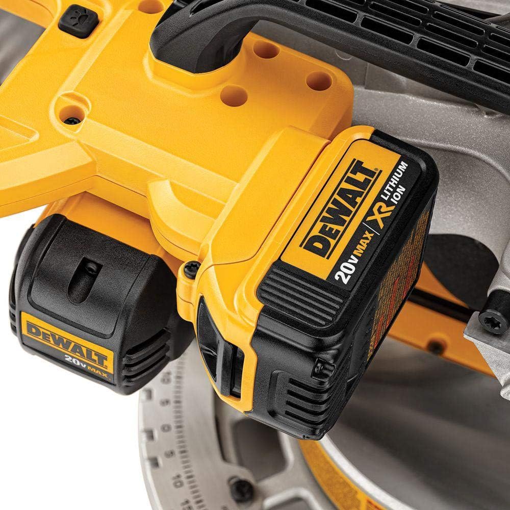 Detalle de DEWALT cordless mitre saw DCS361M1
