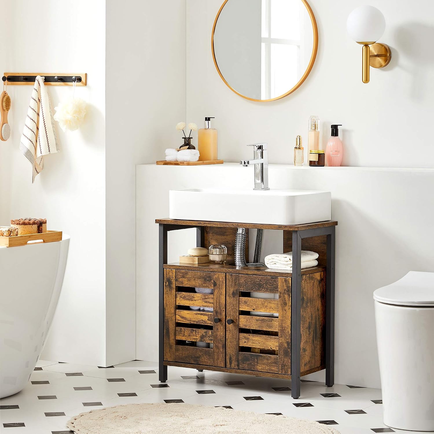 Detalle de VASAGLE BBC901B01 Under-Sink Bathroom Cabinet with Steel Frame and Adjustable Shelf