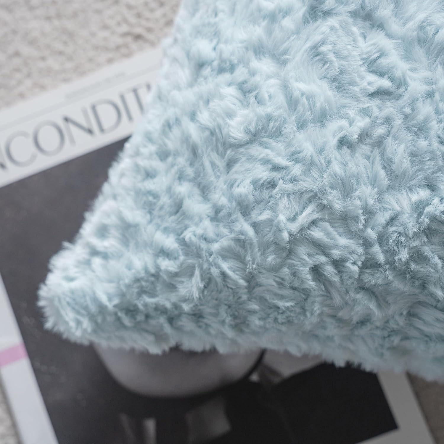 Thumbnail 4 de Neelvin 2er-Set Kissenbezüge aus Kunstfell, blau (60 x 60 cm)