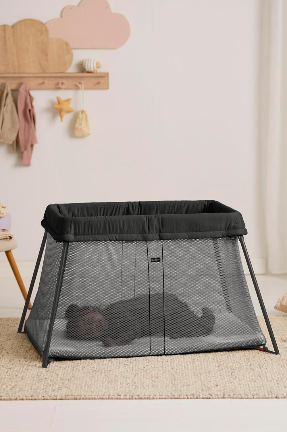 Thumbnail 5 de BabyBjörn Travel Cot Light + Fitted Sheet, Black