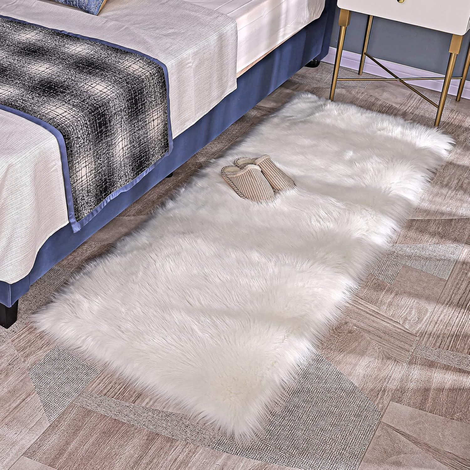 Thumbnail 1 de YIHAIC Faux Sheepskin Rug (White) – Fluffy faux fur area rug, 80 x 180cm