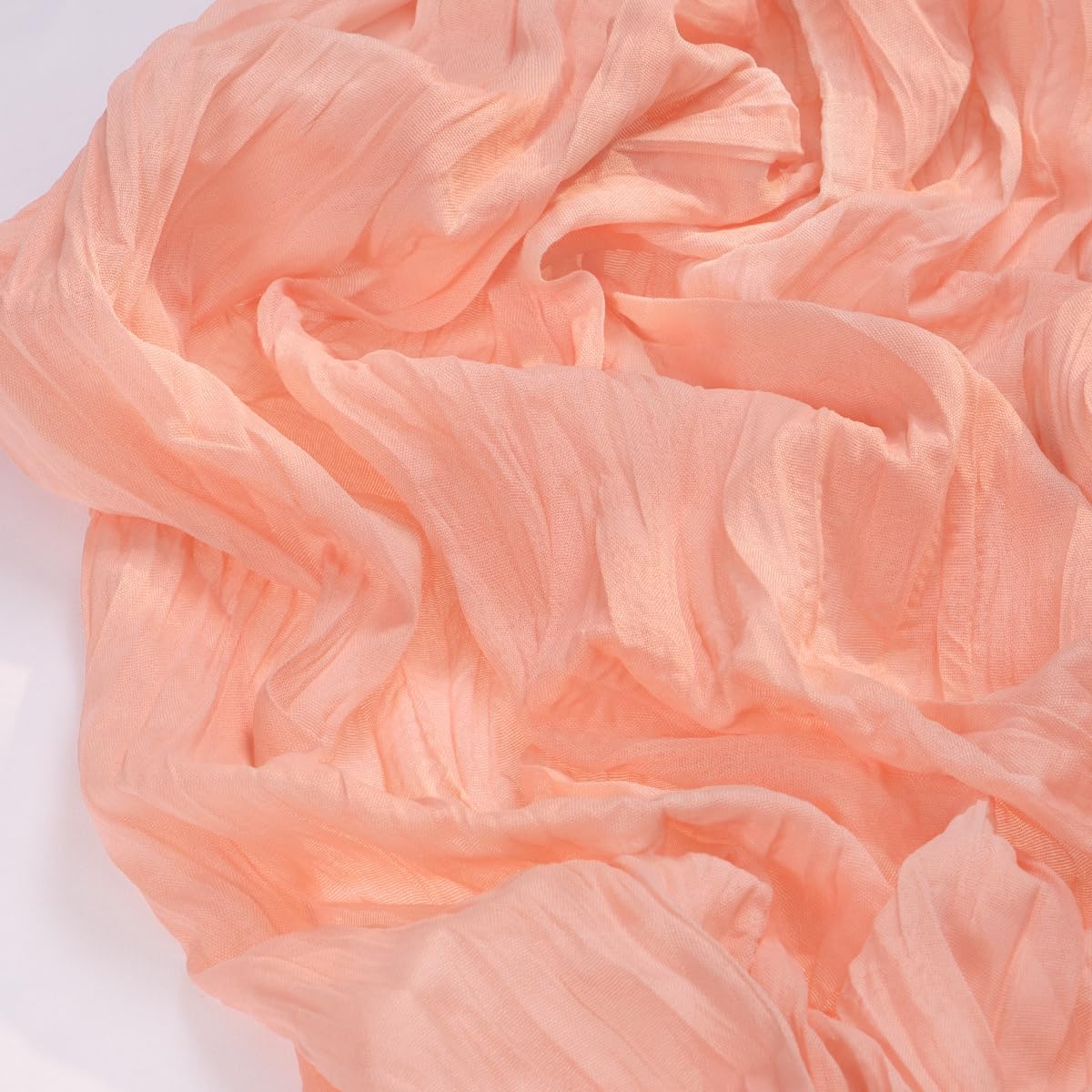 Detalle 2 de Socomi 6pcs Coral Peach Cheesecloth Table Runner 120" 🎉