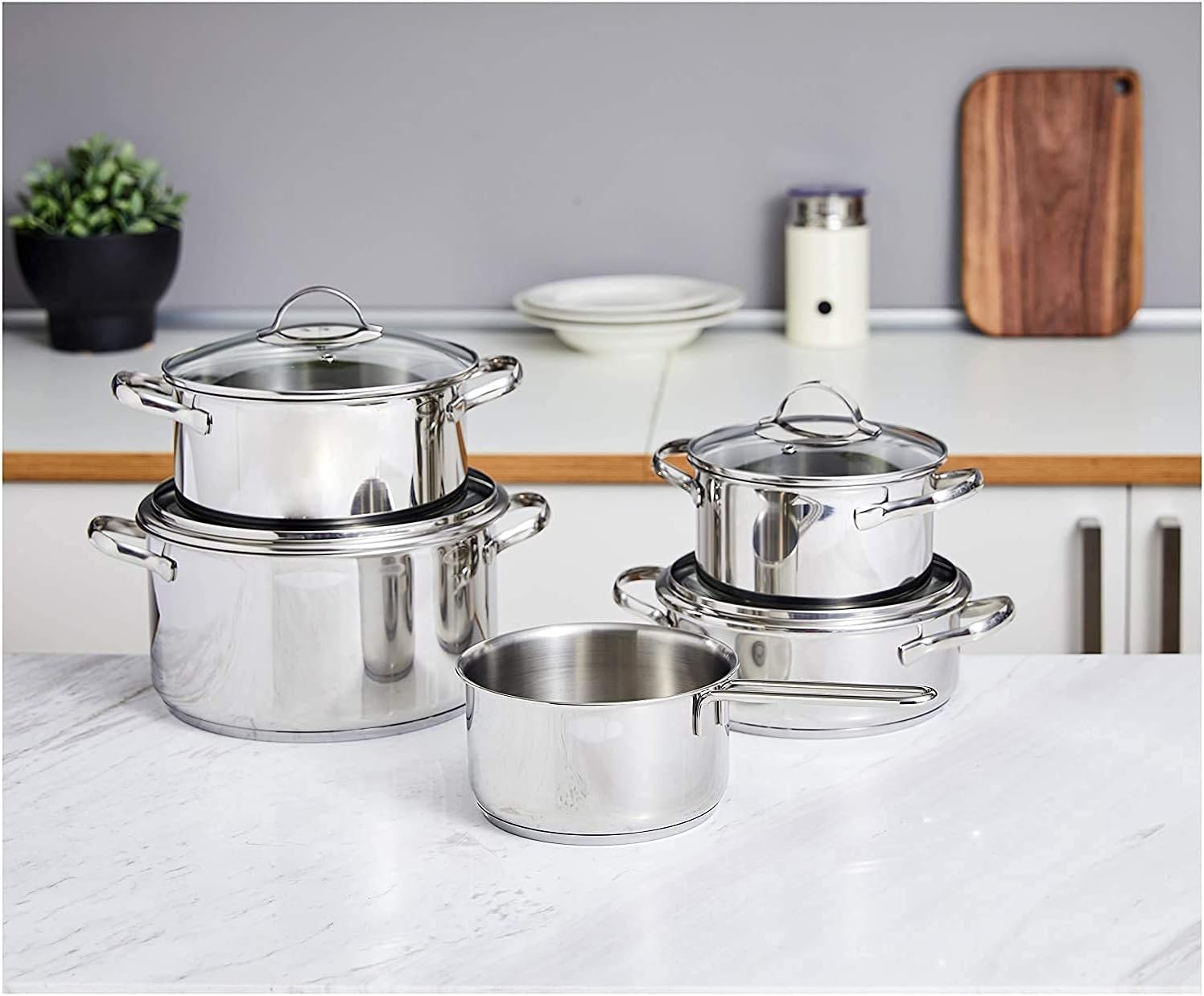 Detalle 2 de Amazon Basics 9-Piece Stainless Steel Induction Cookware Set