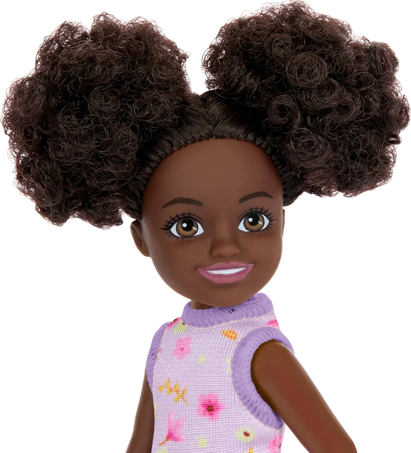 Detalle 2 de Barbie HXM96 Chelsea Friend Doll, 15.2 cm with Removable Outfit