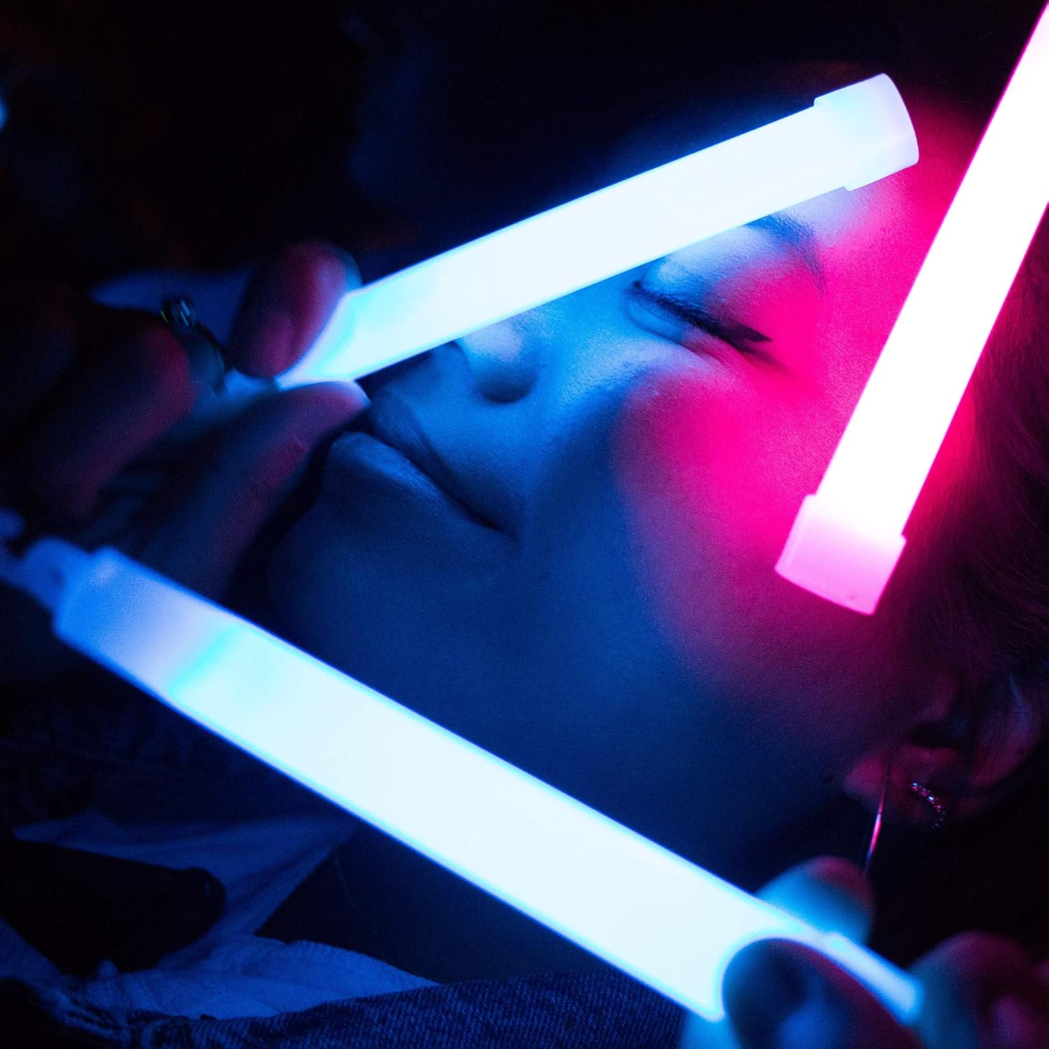 Thumbnail 6 de Besto 6-inch Glow Sticks (32 Pack) – Ultra Bright Neon UV Glow Sticks for Parties, Festivals & Camping
