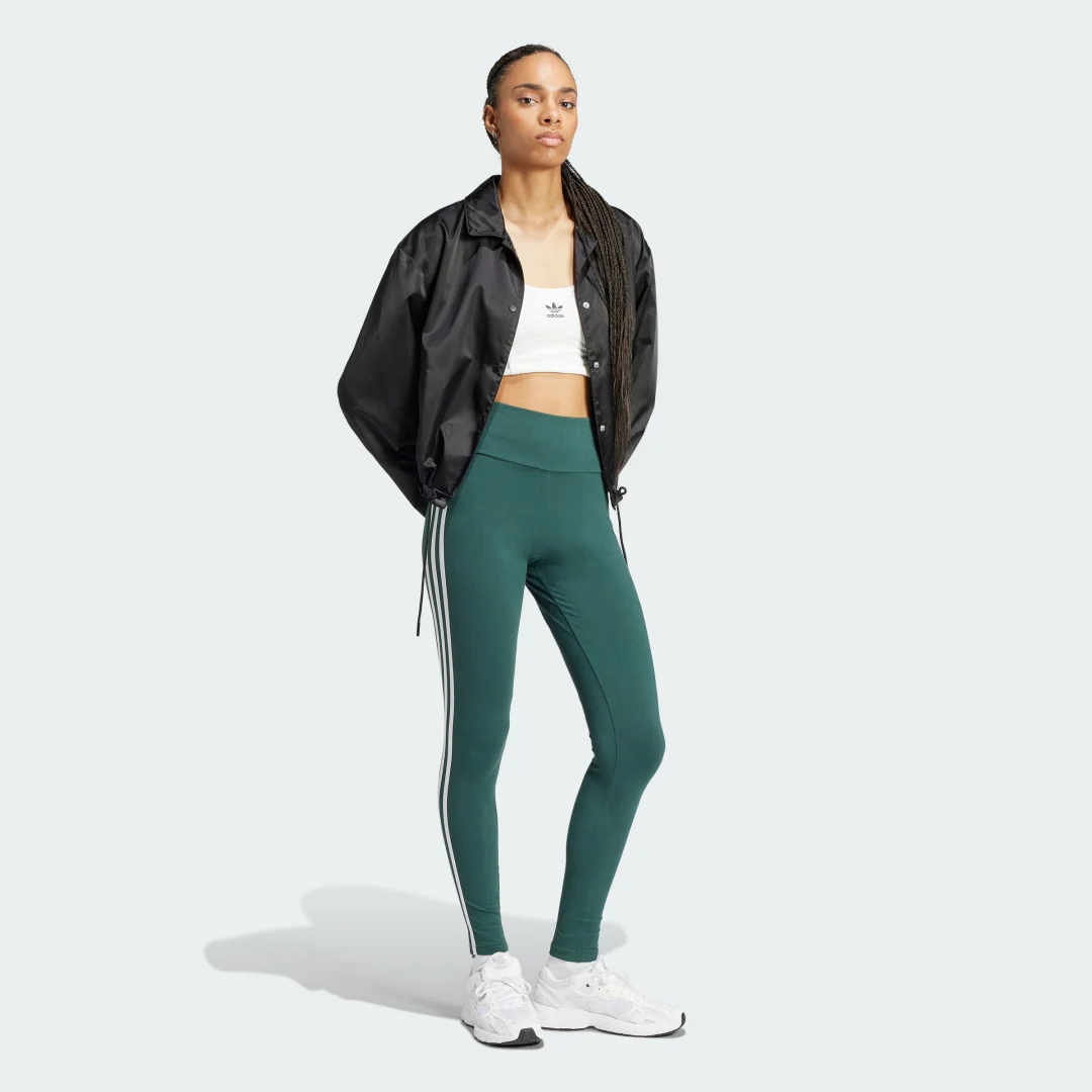 Detalle de Mallas 3 bandas de Adidas – Verde