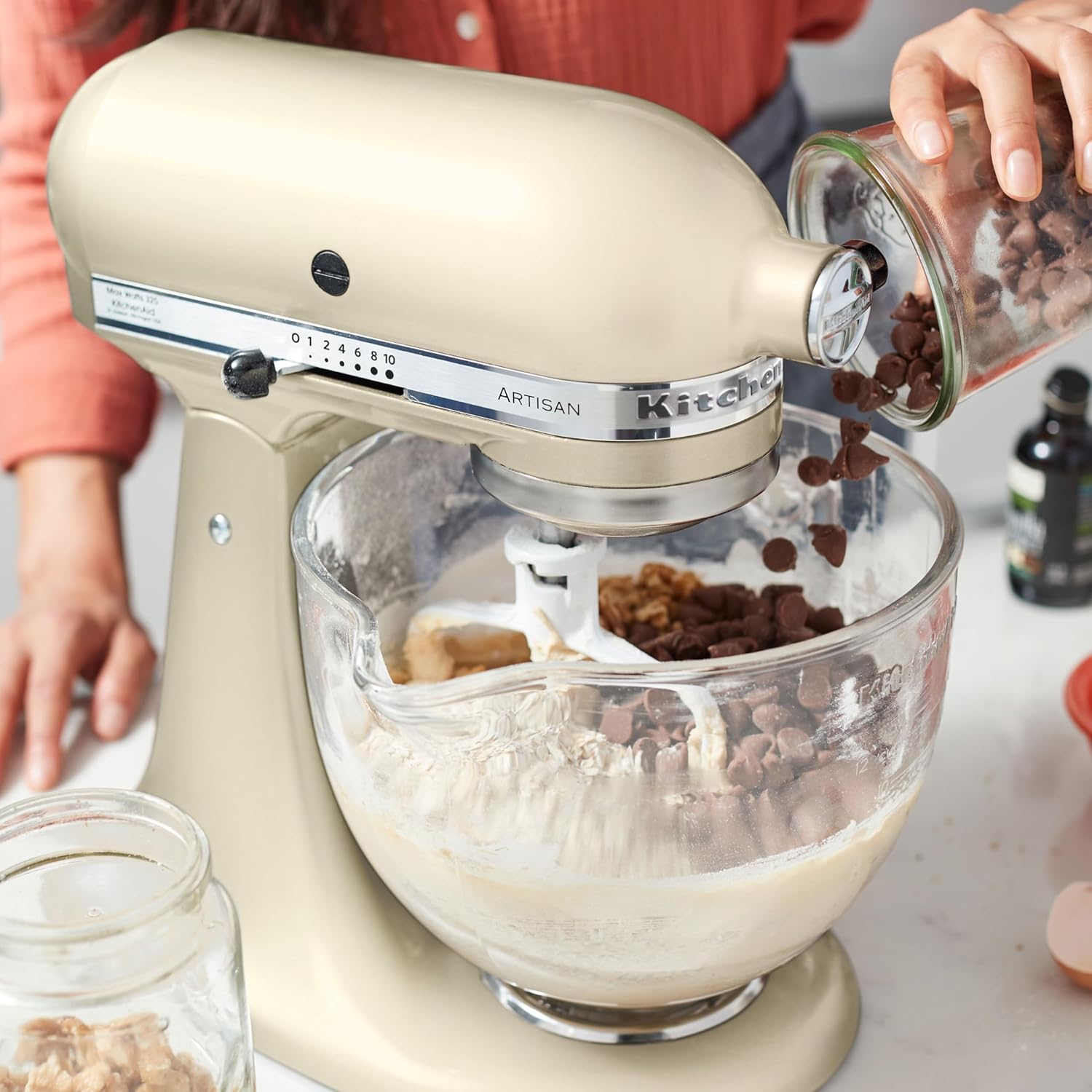 Detalle de KitchenAid 4.8 Litre Artisan Stand Mixer 5KSM125 (Almond Cream) with 4.8L stainless steel bowl