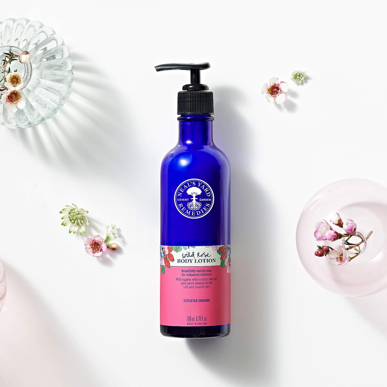 Detalle 2 de Neal's Yard Remedies Wild Rose Body Lotion 200ml