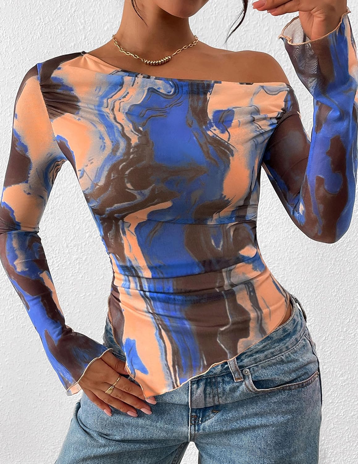 Detalle 2 de PRETTYGARDEN Women's Off-Shoulder Mesh Top, Ruched Tie-Dye Floral, Long Sleeve