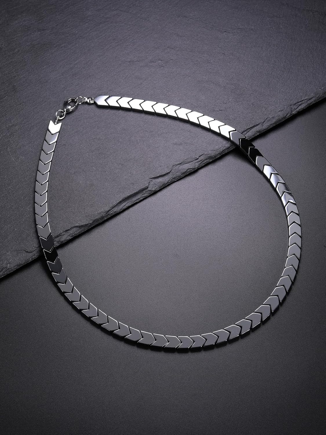 Detalle de PiercingJak Hämatit Kette – 8 mm Schwarz 48 cm Pfeil Glieder Halskette mit Karabinerverschluss