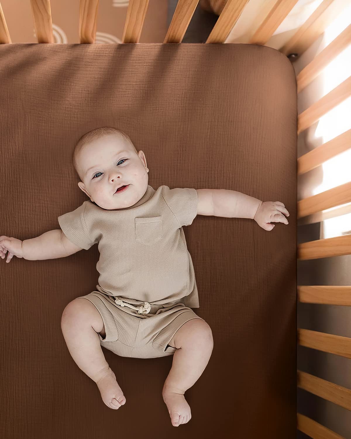 Detalle de Blissful Diary Muslin Mini Crib Sheets (Pack N Play), 2-Pack — Sunshine & Brown