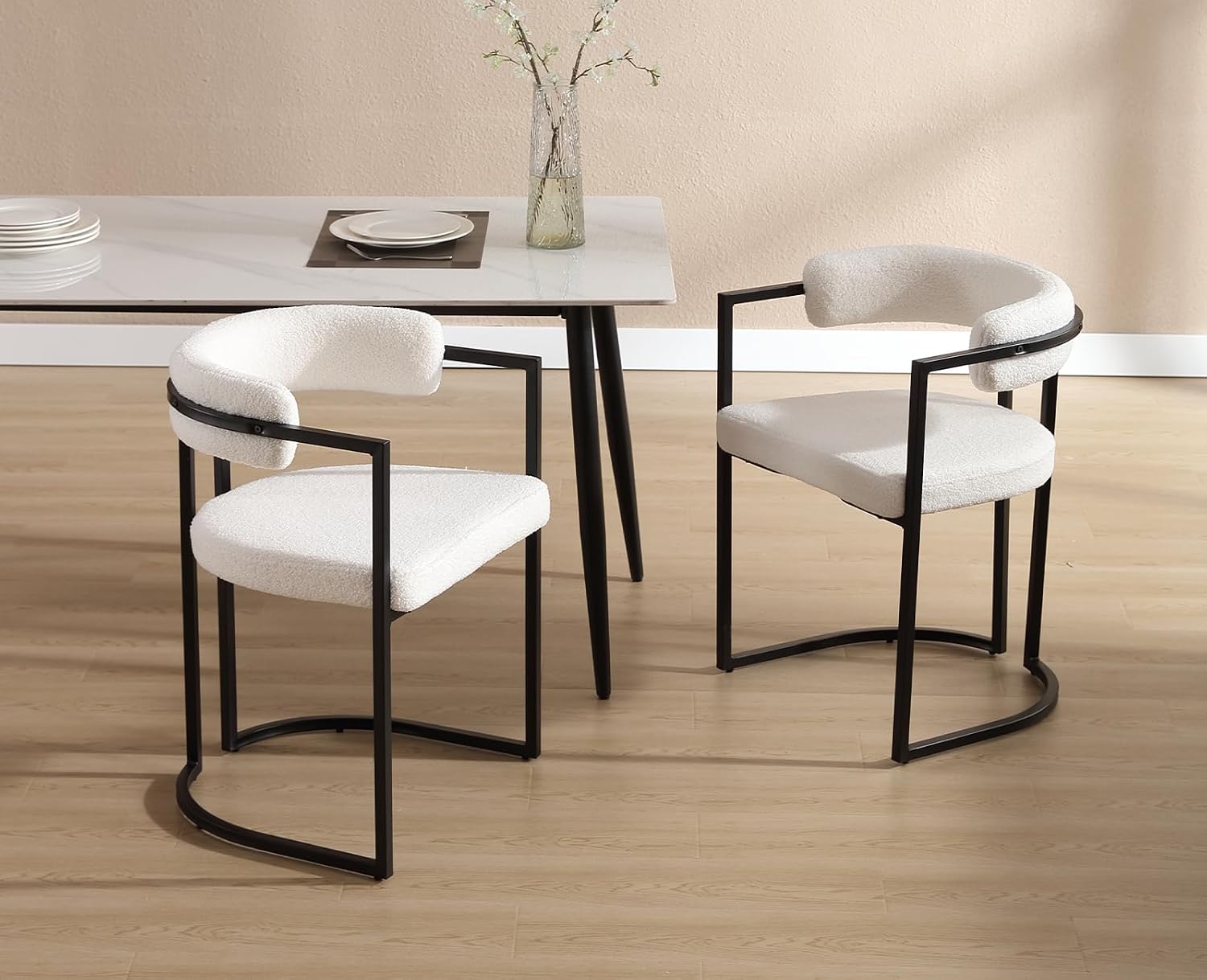 Detalle de chairus Loveseat set van 2 eetkamerstoelen in wit kunstbont met metalen frame